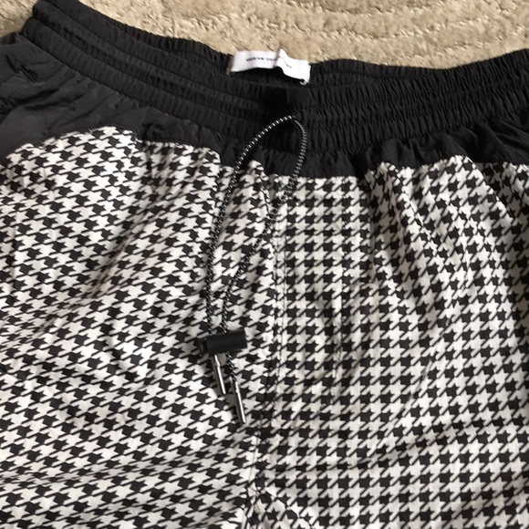 URBAN OUTFITTERS S Black & White Parachute Track Pants Patterned Wind Pant - Picture 3 of 9